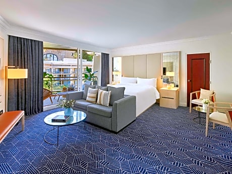 Suite King Size Bed