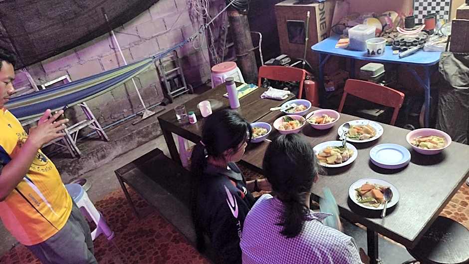 Mae Sot Commune and Camping 