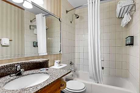 Suite-2 Queen Beds, Non-Smoking, Second Floor, Exterior Room, Sofabed, Jacuzzi,