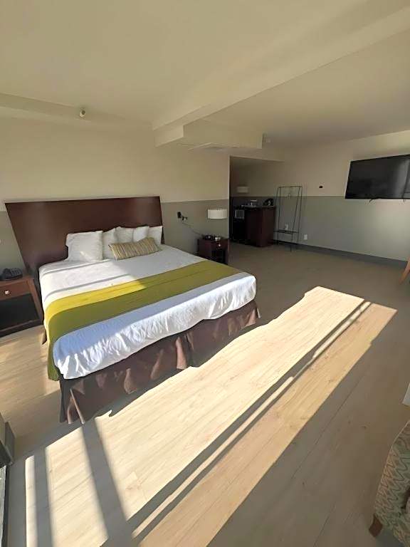 HUNTINGTON BEACH INN