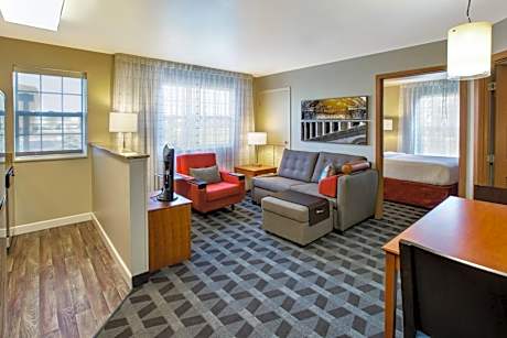 Two-Bedroom Suite with Partial Water View