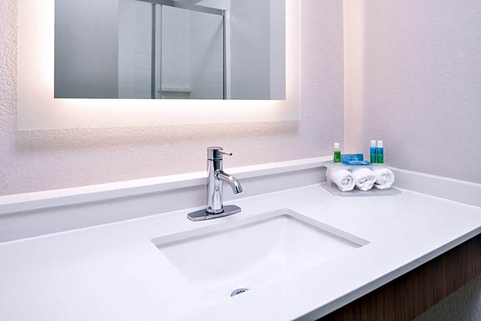 Holiday Inn Express Hotel & Suites Elgin By IHG