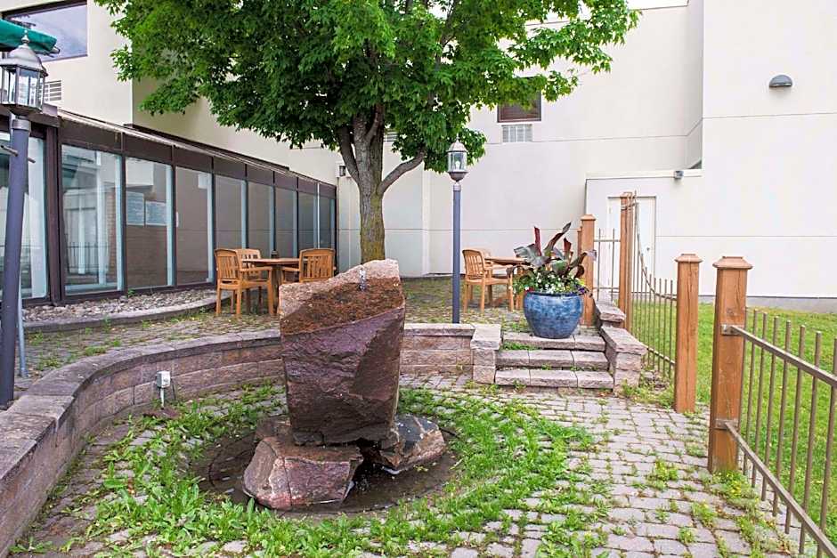 Clarion Hotel & Conference Centre Pembroke