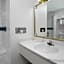 Days Inn & Suites by Wyndham Red Rock-Gallup