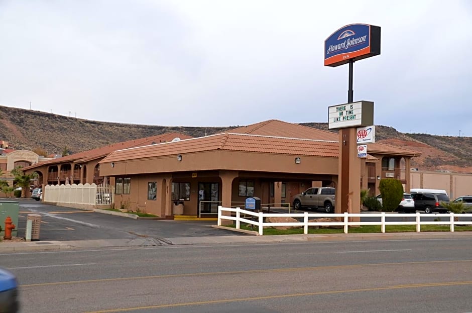 Howard Johnson by Wyndham St. George Hotel & Suites
