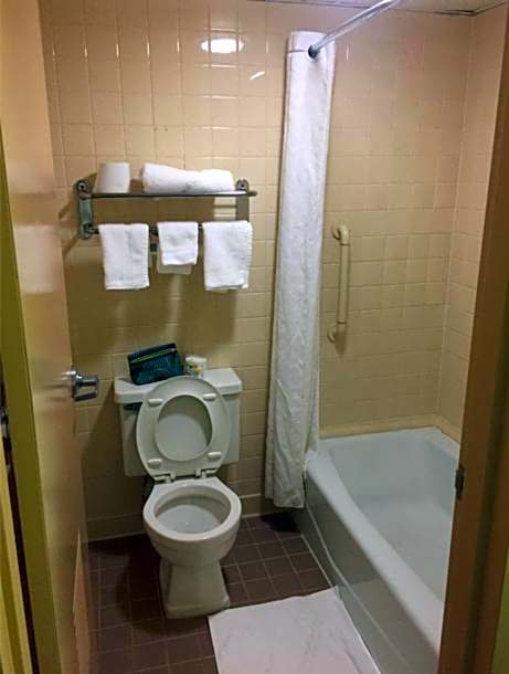 Wolf Inn Hotel