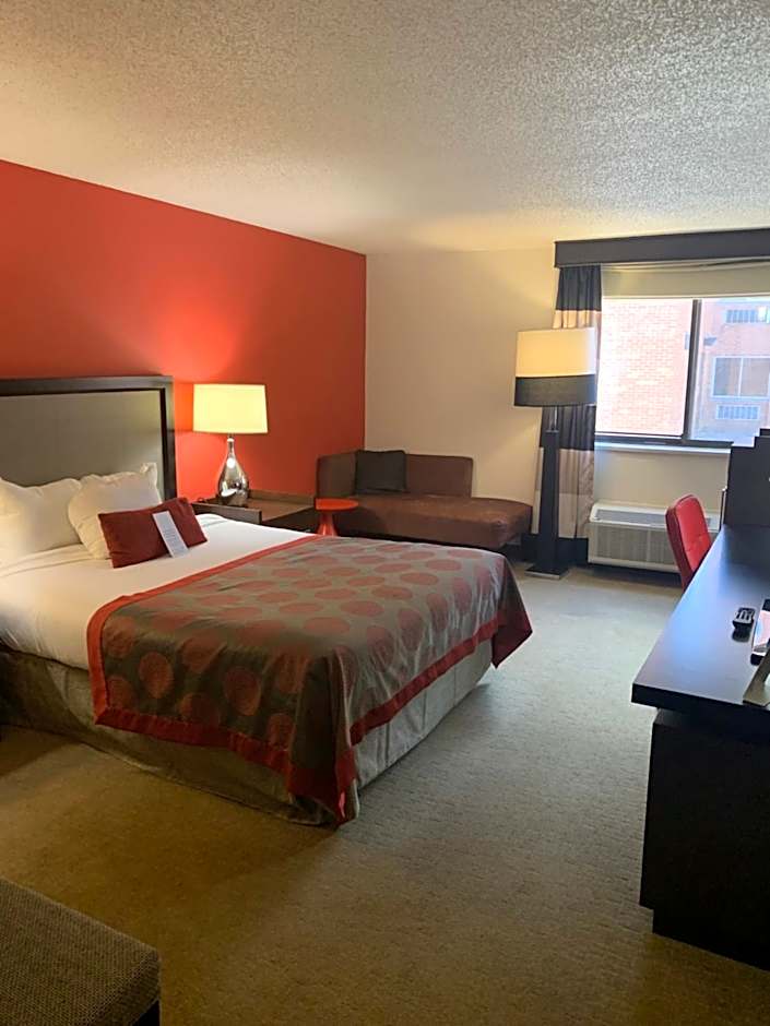 Ramada by Wyndham Marquette