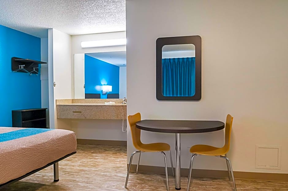 Motel 6-Bay Saint Louis, MS