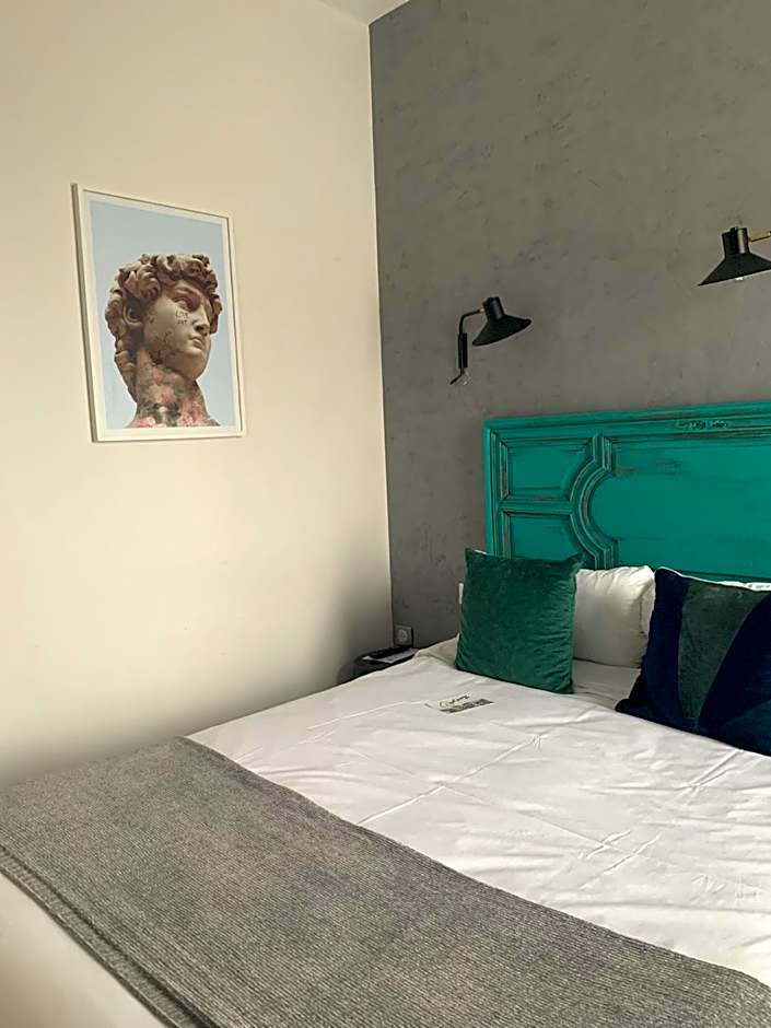 Urban Jungle Hotel Orleans --- ex Grand Hotel