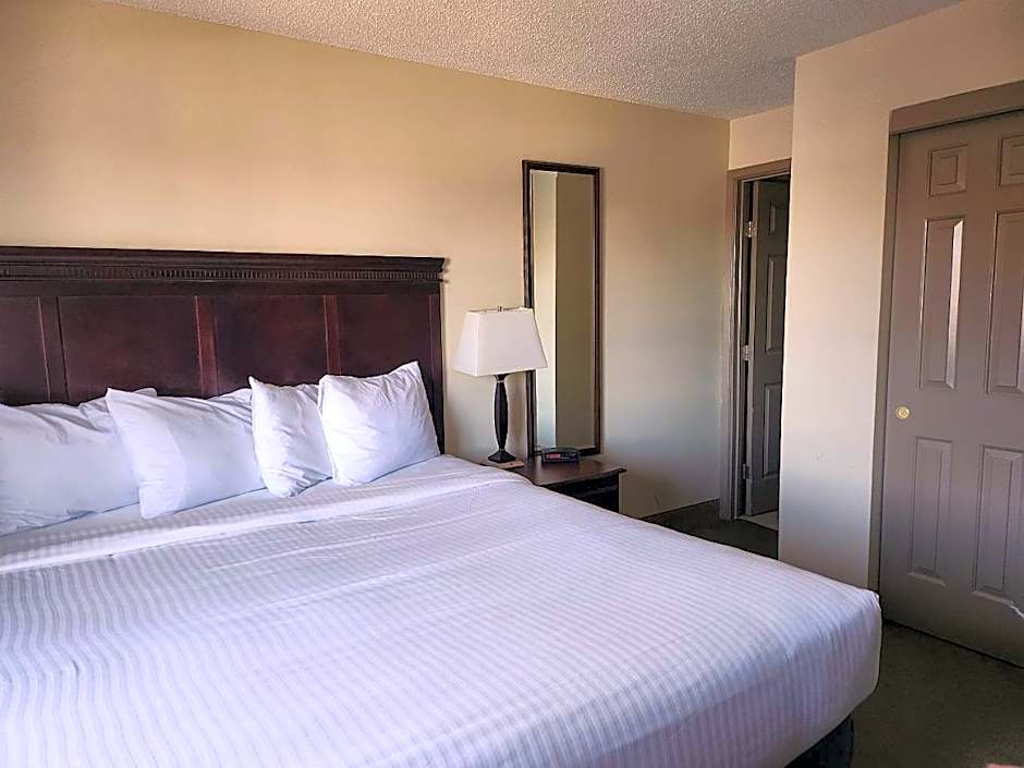 Ashley Quarters Hotel Airport-Cincinnati