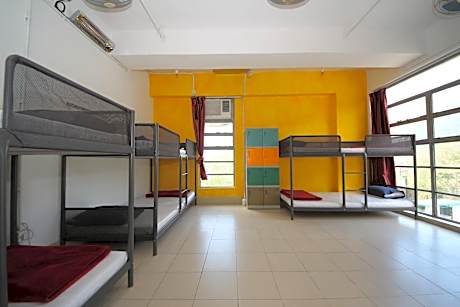 1 Bed in 8-Person Female Dormitory with Shared Bathroom
