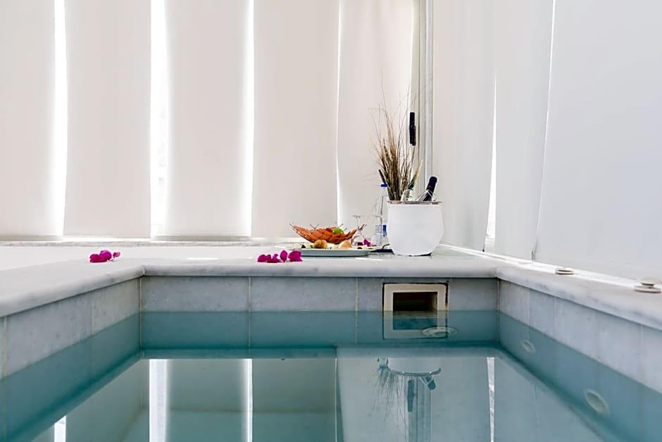 Antinea Suites Hotel & Spa