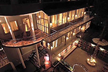 Hotel Valna Estate Kausani