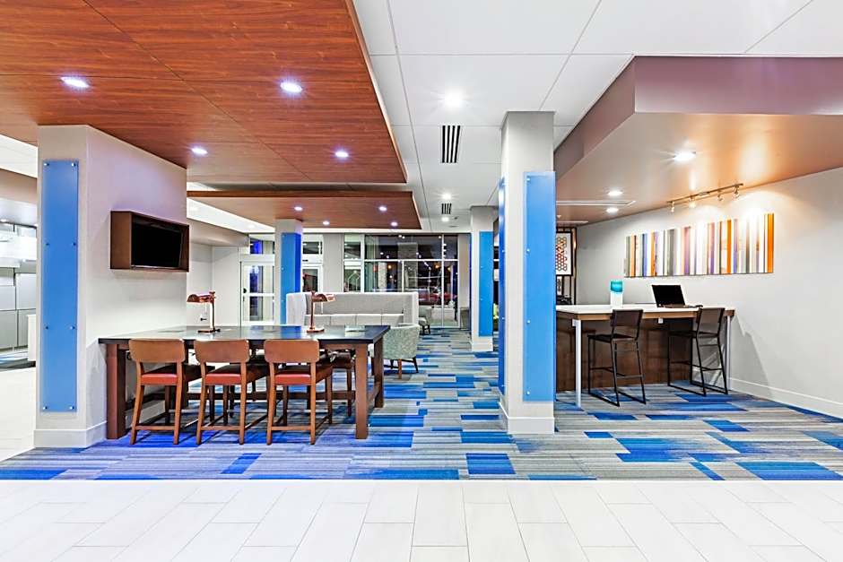 Holiday Inn Express and Suites Tulsa West / Sand Springs By IHG