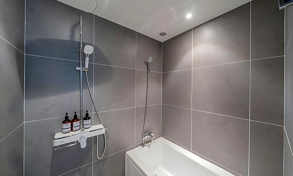 Brown Dot Siheung Geobuksum