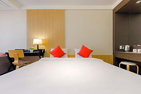 Room Assigned at Checkin (Double or Twin)