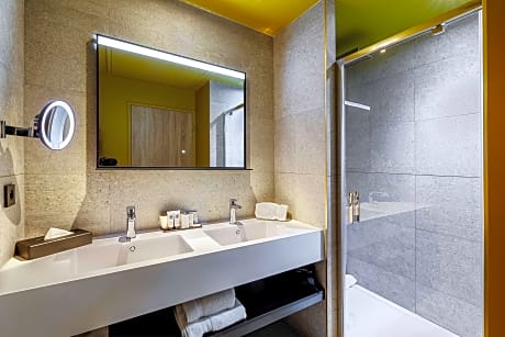 Suite-1 King Bed Nsmk Sofbd Shower
