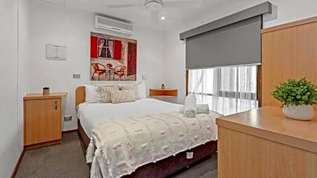 2 Bedroom Studio Inland
