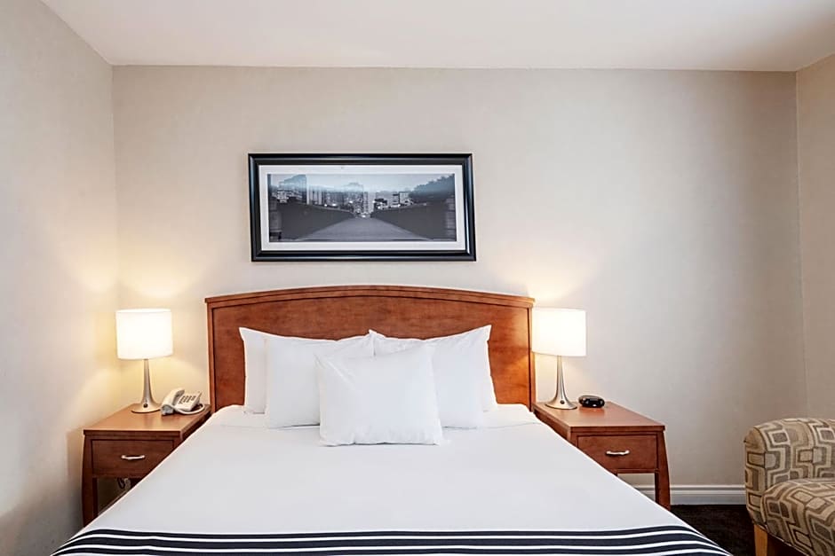 Sandman Hotel & Suites Calgary West