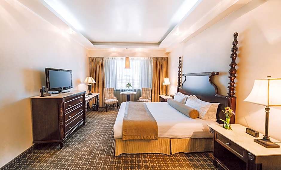 Chinggis Khaan Hotel