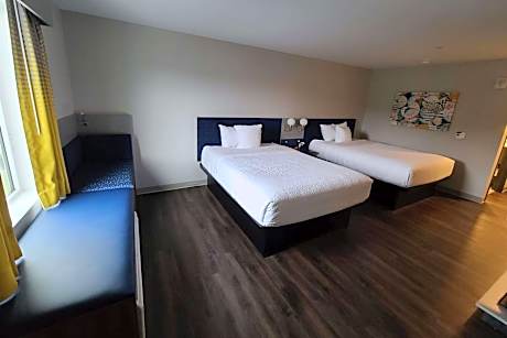 Queen Room with Two Queen Beds - Mobility Access/Non-Smoking