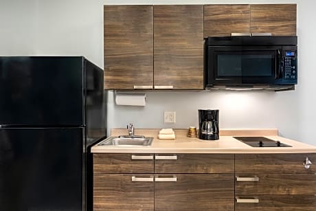 Queen Room with Two Queen Beds - Mobility Accessible