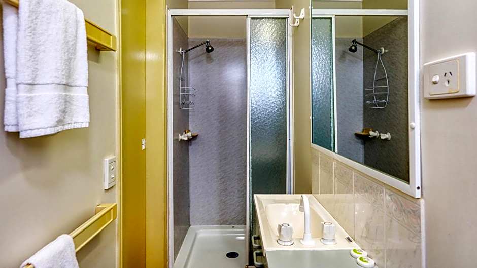 Silver Wattle Cabins