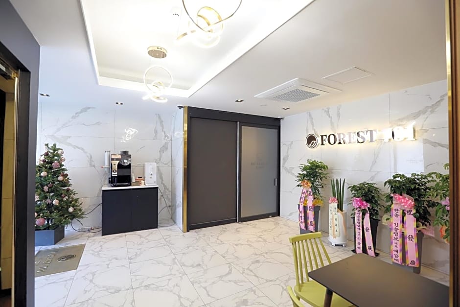 Forest 701 Hotel
