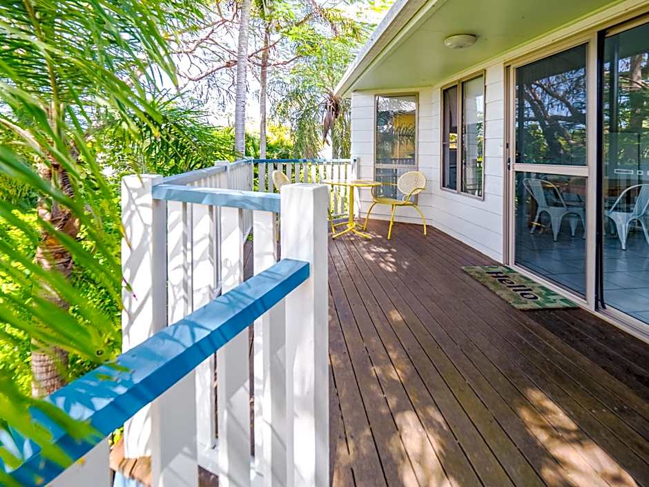 Boyne Island Motel and Villas