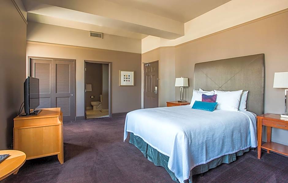 Magnolia Hotel Dallas Downtown