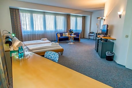 Standard Double Suite