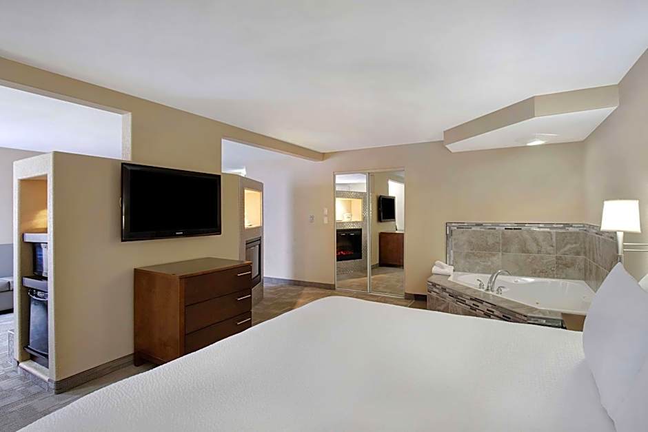 Days Inn by Wyndham Medicine Hat