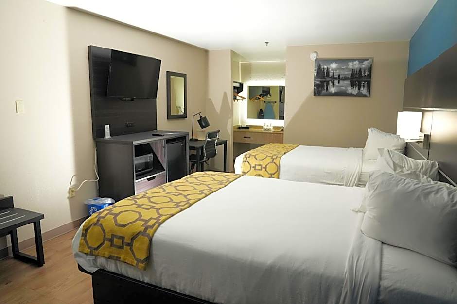 Photo 1 of 7 of 2 Queen Beds