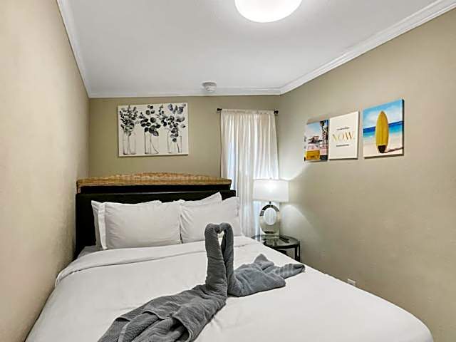 Cozy Galveston Beach Front Condo