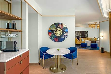 Fabulous Suite, Suite, 1 King, City View, Terrace