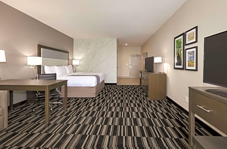 2 Queen Beds Mobility/Hearing Impaired Accessible Room Non-Smoking