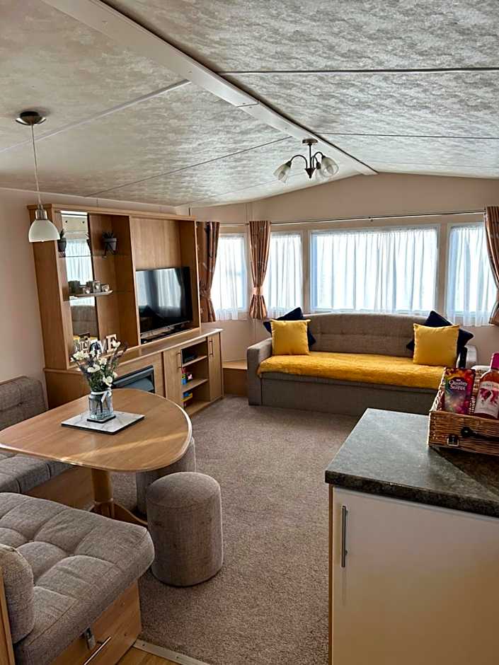 Phoenix caravan hire, Trecco bay