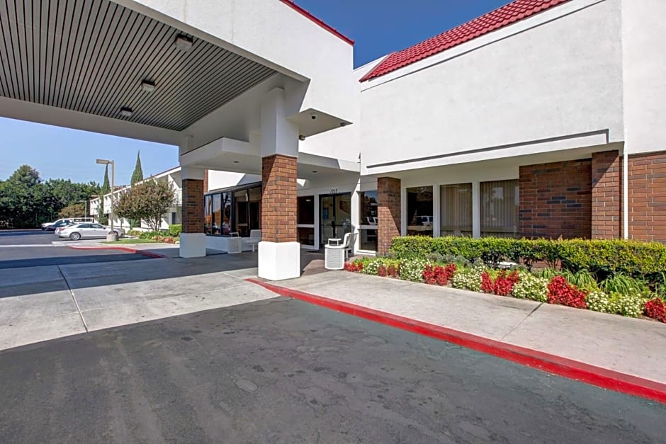 Motel 6-Santa Ana, CA - Irvine - Orange County Airport