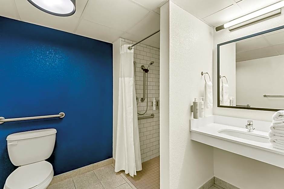 Spark by Hilton Cedar Falls