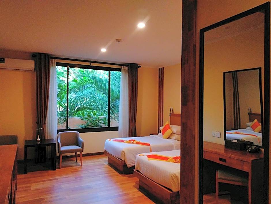 Acacia Hotel