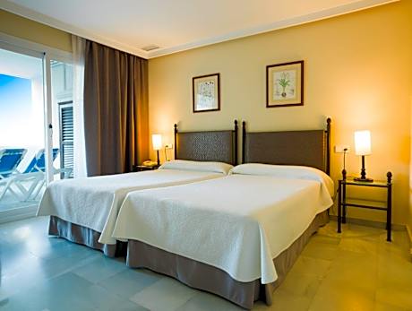 One-Bedroom Apartment (3 Adults + 1 Child)