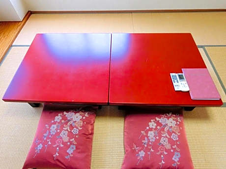 Quadruple Room with Shared Bathroom