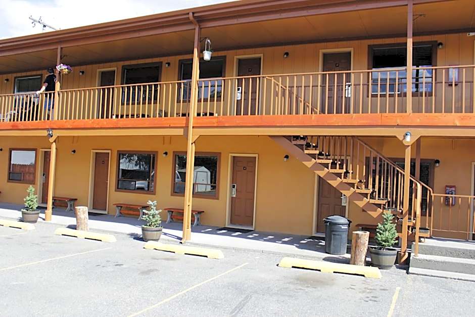 Country Motor Inn