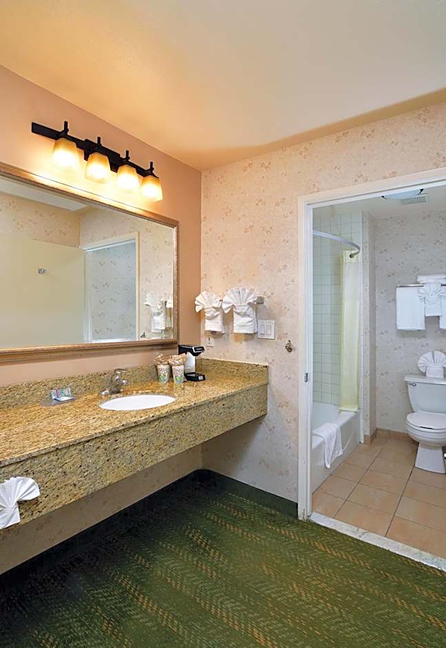 Lamplighter Inn & Suites at SDSU