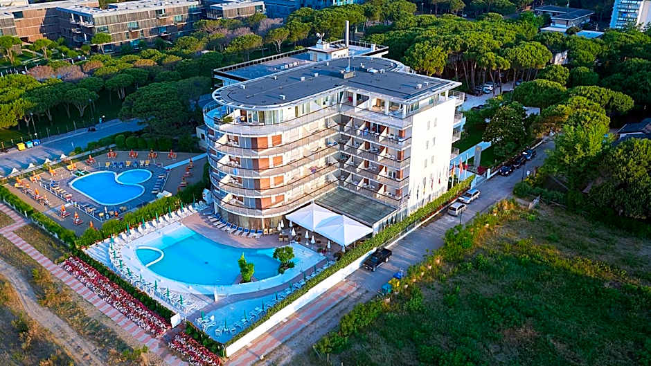Jesolopalace Hotel & Aparthotel