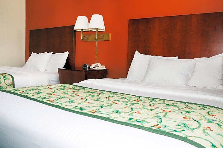 Red Carpet Inn and Suites Plymouth