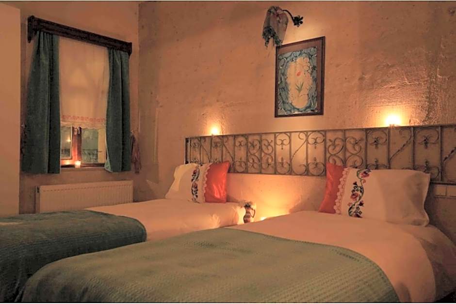 Jerveni Cave Hotel