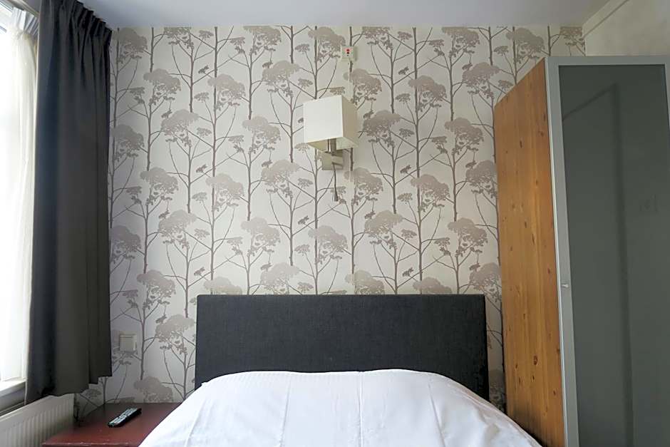 Hotel Carillon