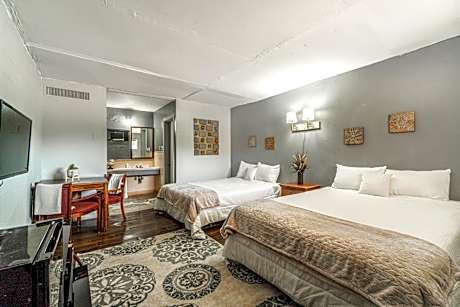 OYO Holiday Capri Motel & Rv Park