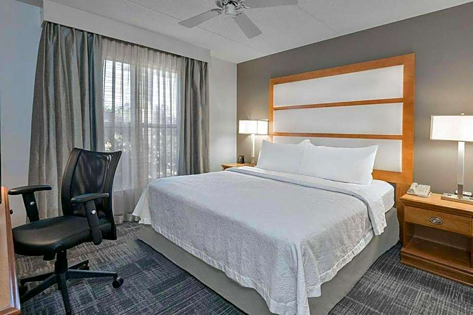 MainStay Suites Phoenix North – Phoenix, AZ